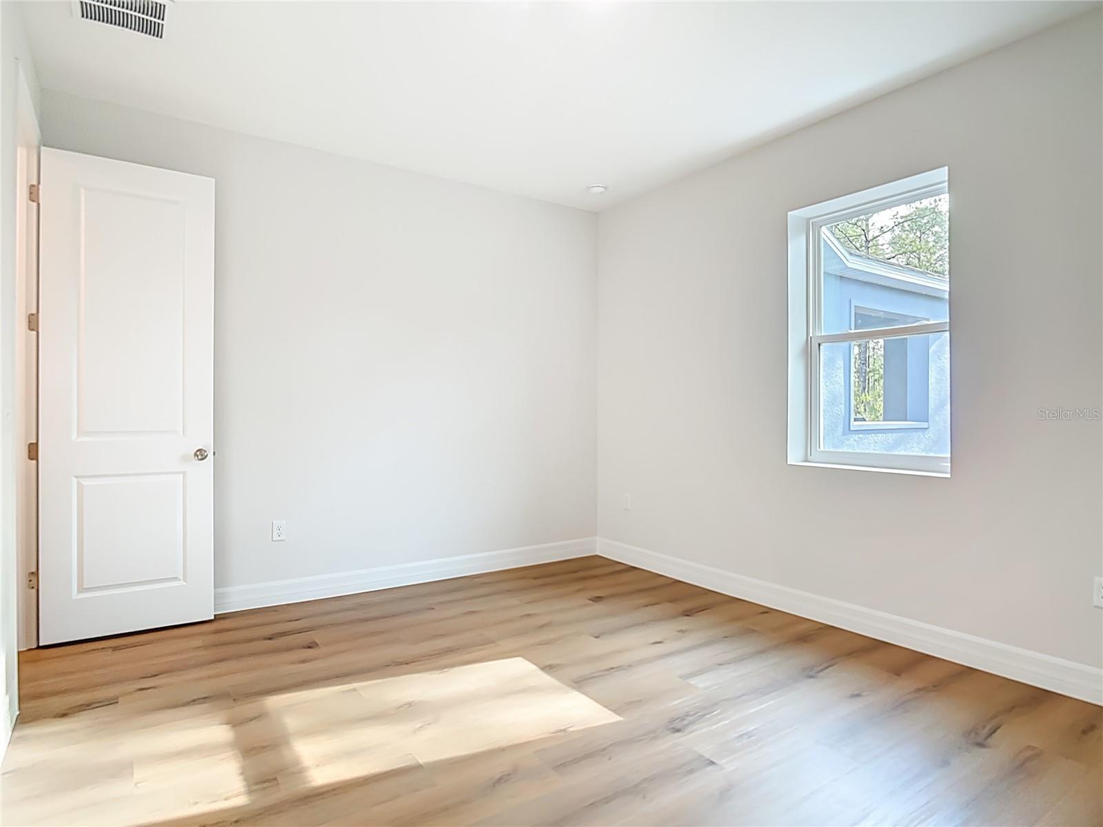 Image 26 of 58 For 30798 Apricot Avenue