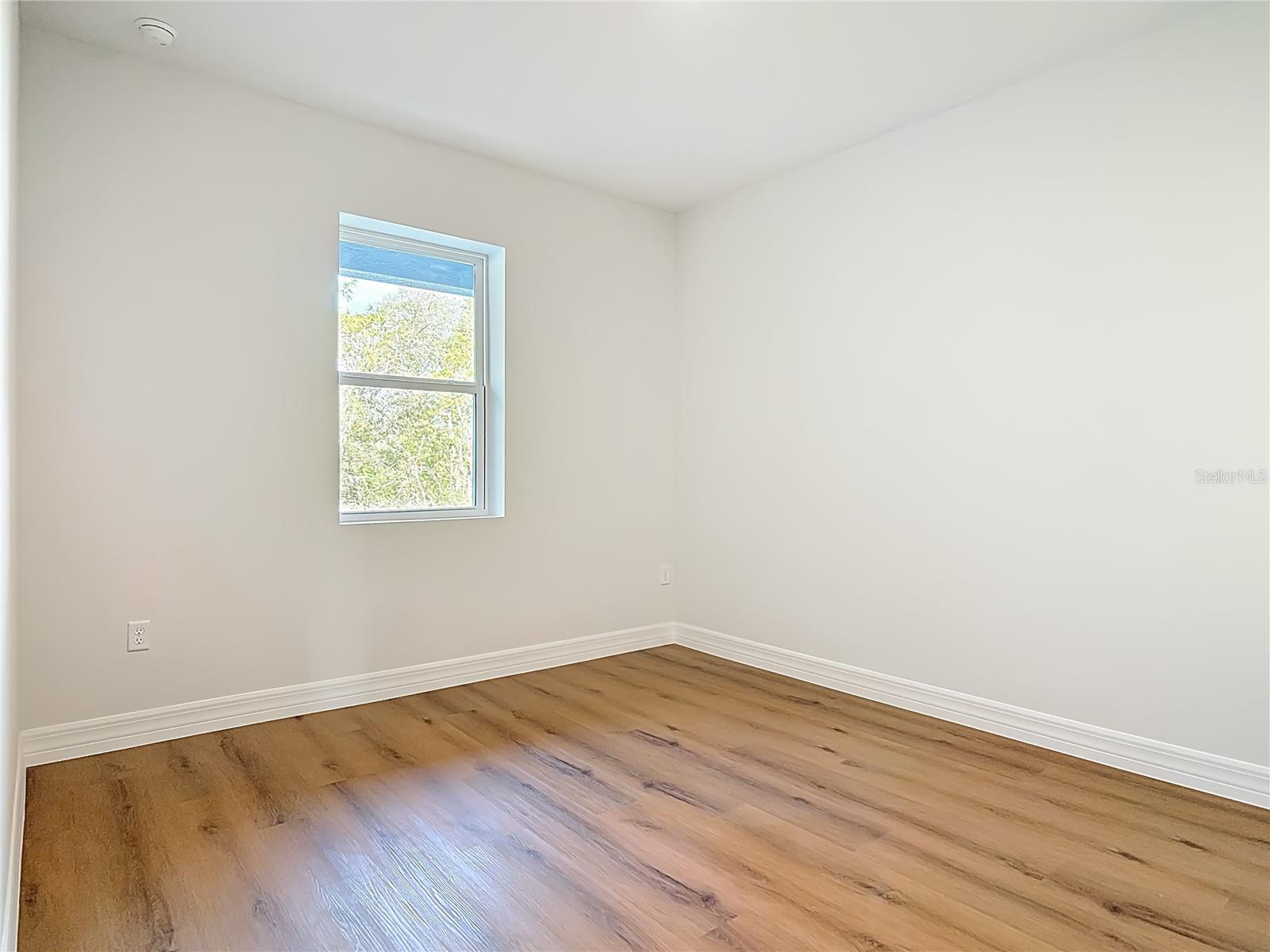 Image 31 of 58 For 30798 Apricot Avenue