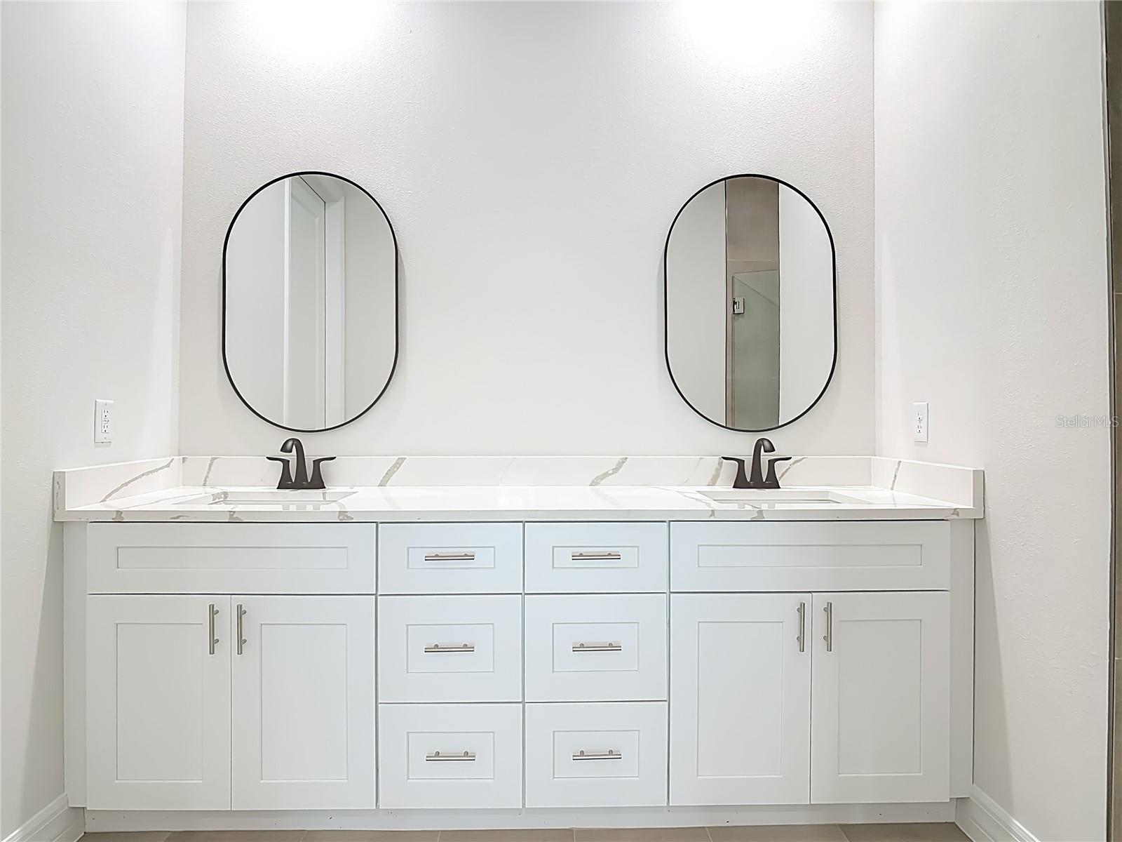 Image 43 of 58 For 30798 Apricot Avenue