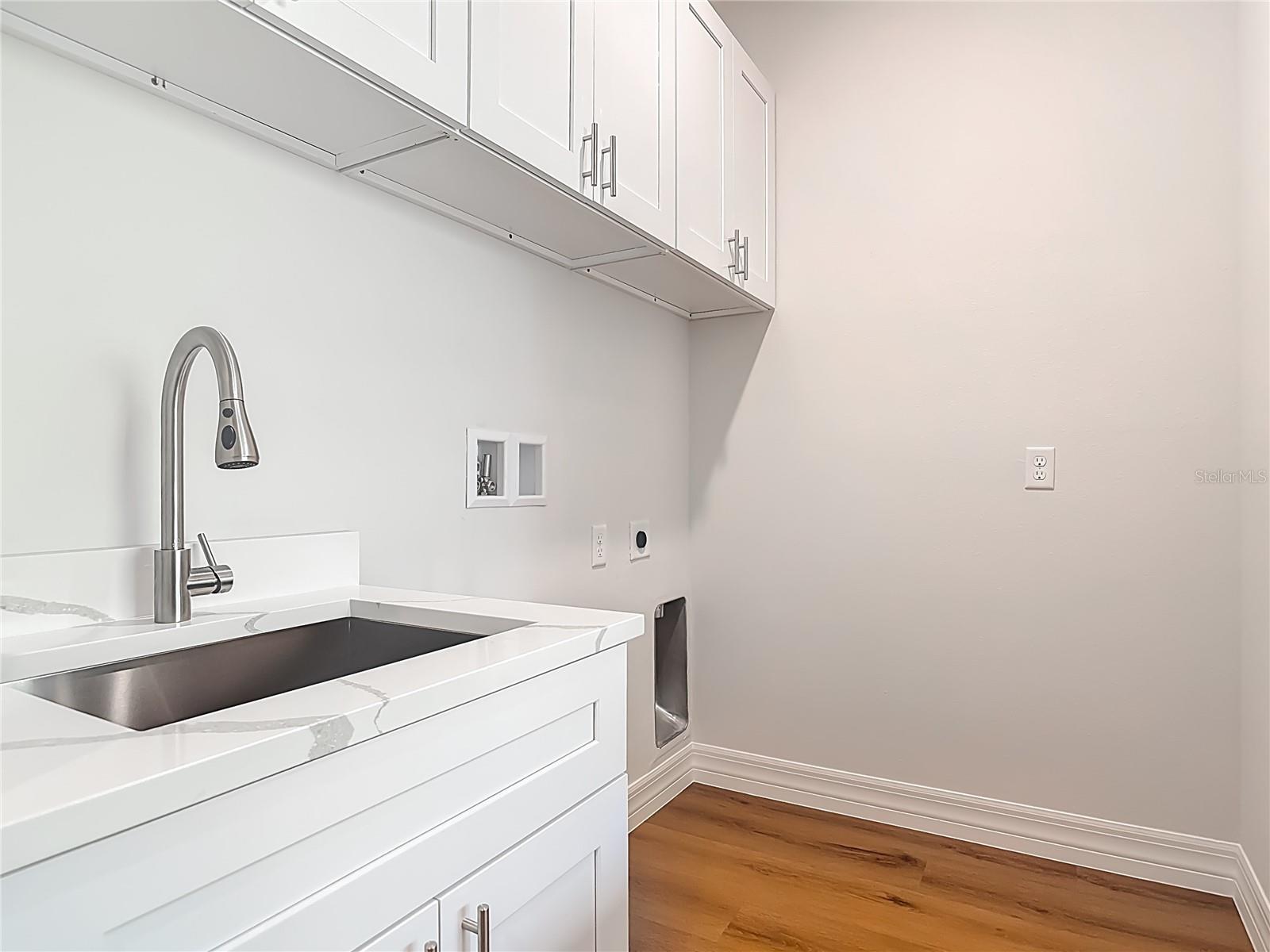 Image 46 of 58 For 30798 Apricot Avenue