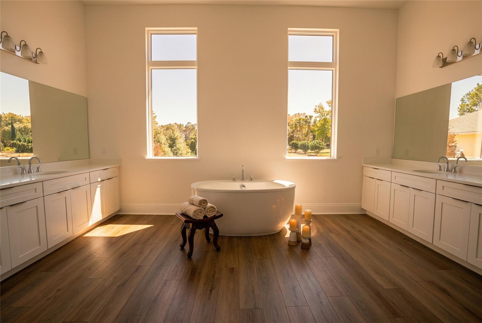 Image 24 of 34 For 16000 Pendio Drive