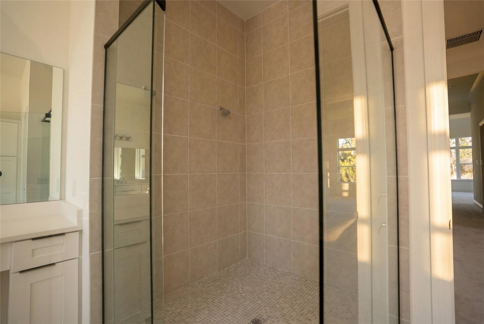 Image 26 of 34 For 16000 Pendio Drive