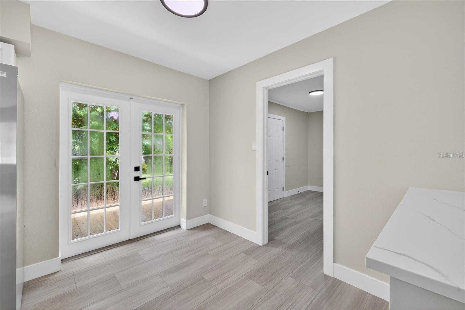 Image 20 of 41 For 413 Country Club Drive
