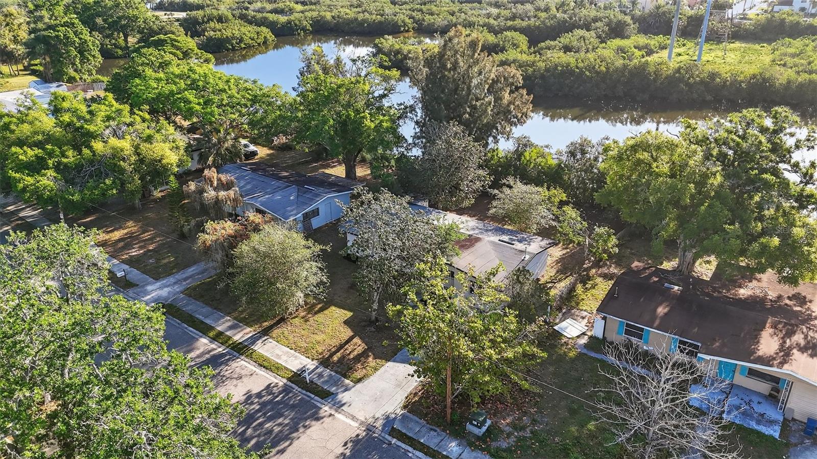 Image 31 of 41 For 413 Country Club Drive