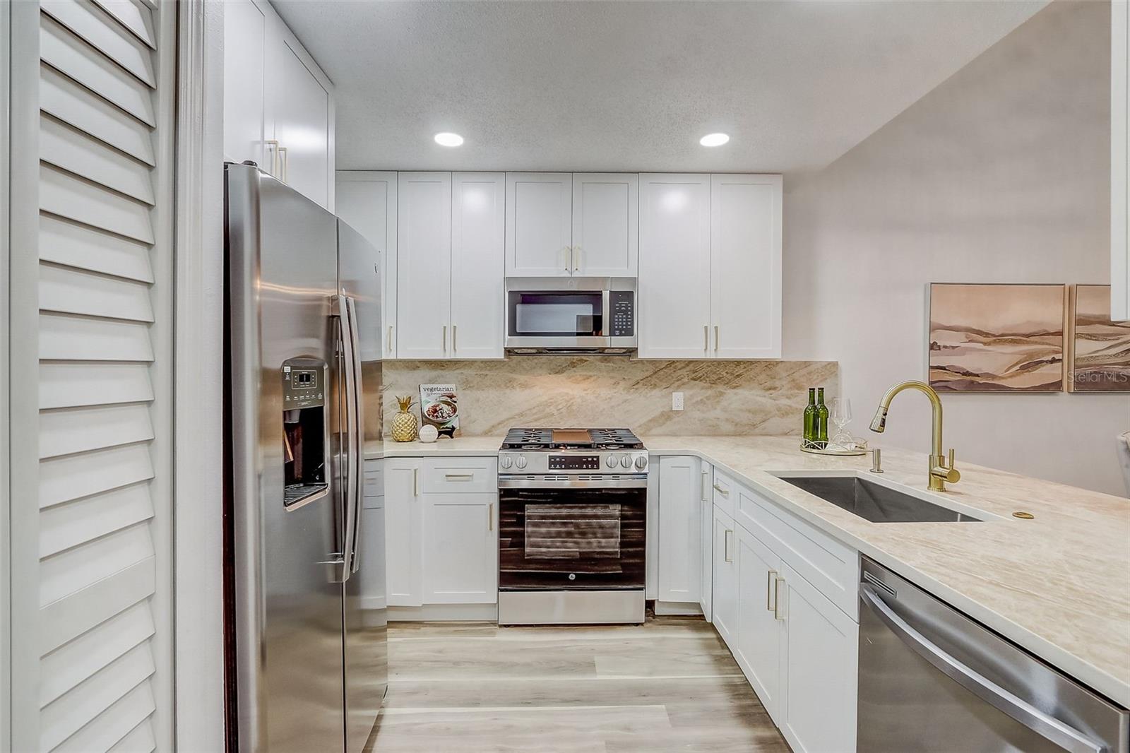 Image 4 of 25 For 260 Post Way