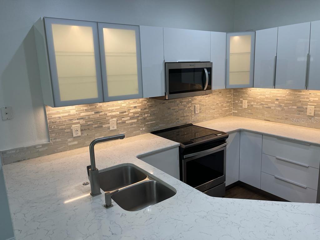 Image 10 of 39 For 3153 Capri Isle Way