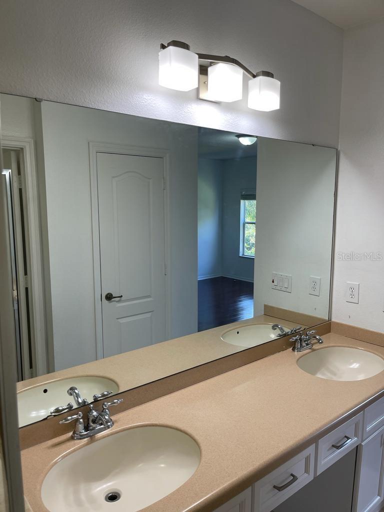 Image 33 of 39 For 3153 Capri Isle Way