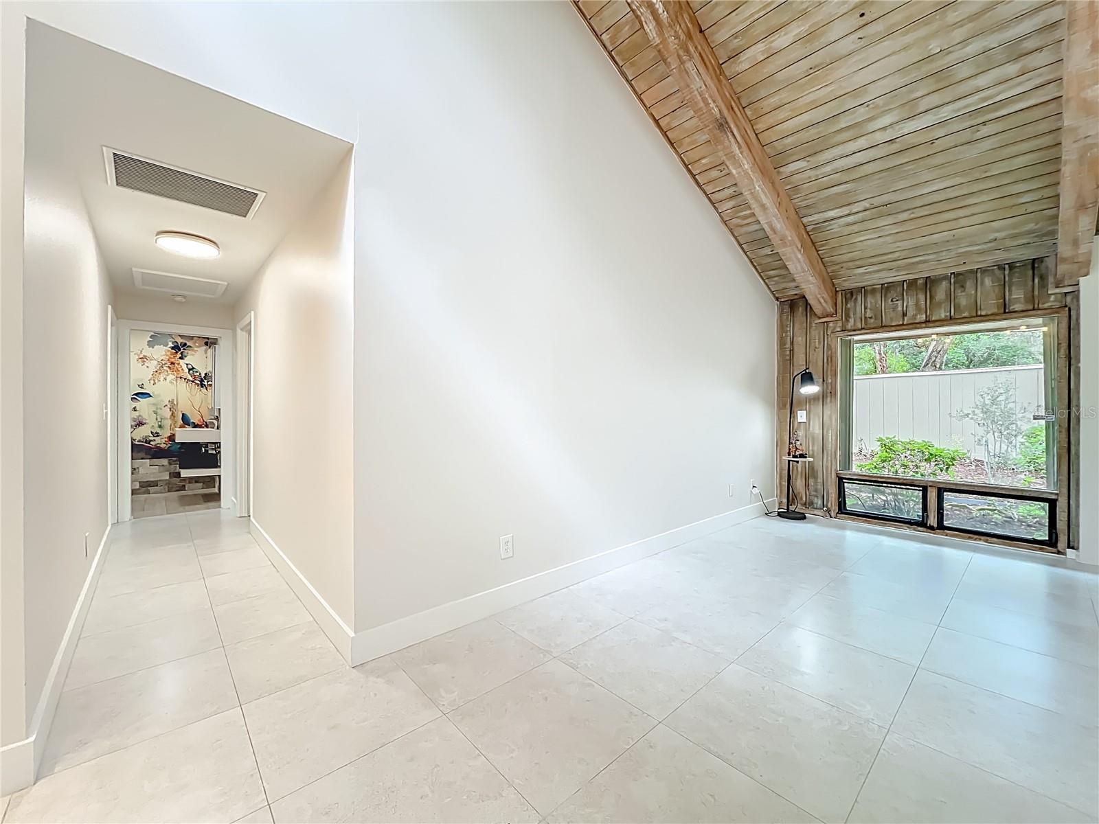 Image 10 of 58 For 207 Weeping Elm Lane