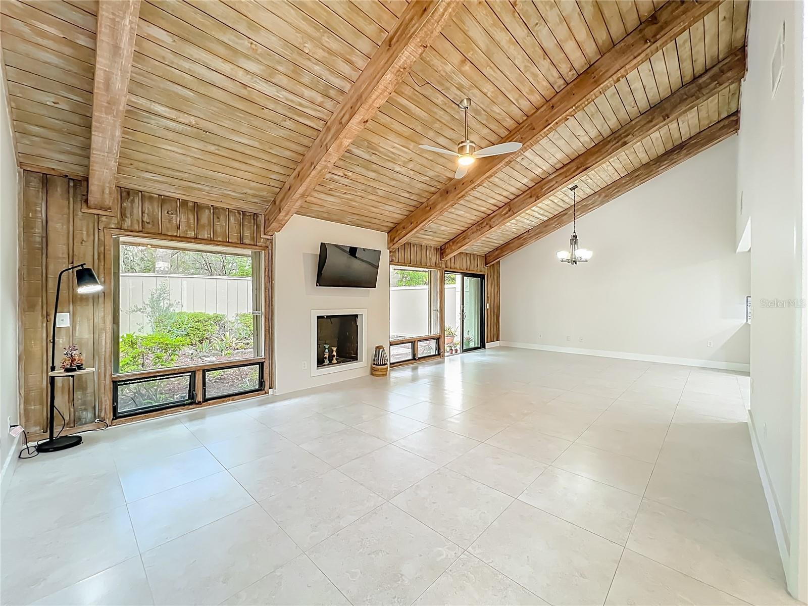 Image 11 of 58 For 207 Weeping Elm Lane