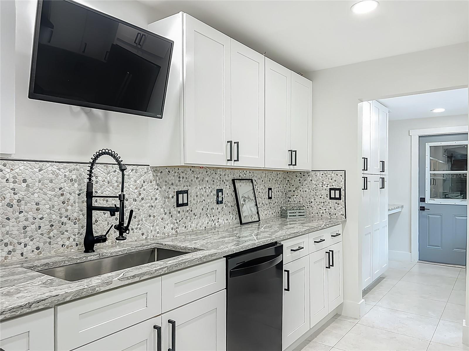 Image 15 of 58 For 207 Weeping Elm Lane