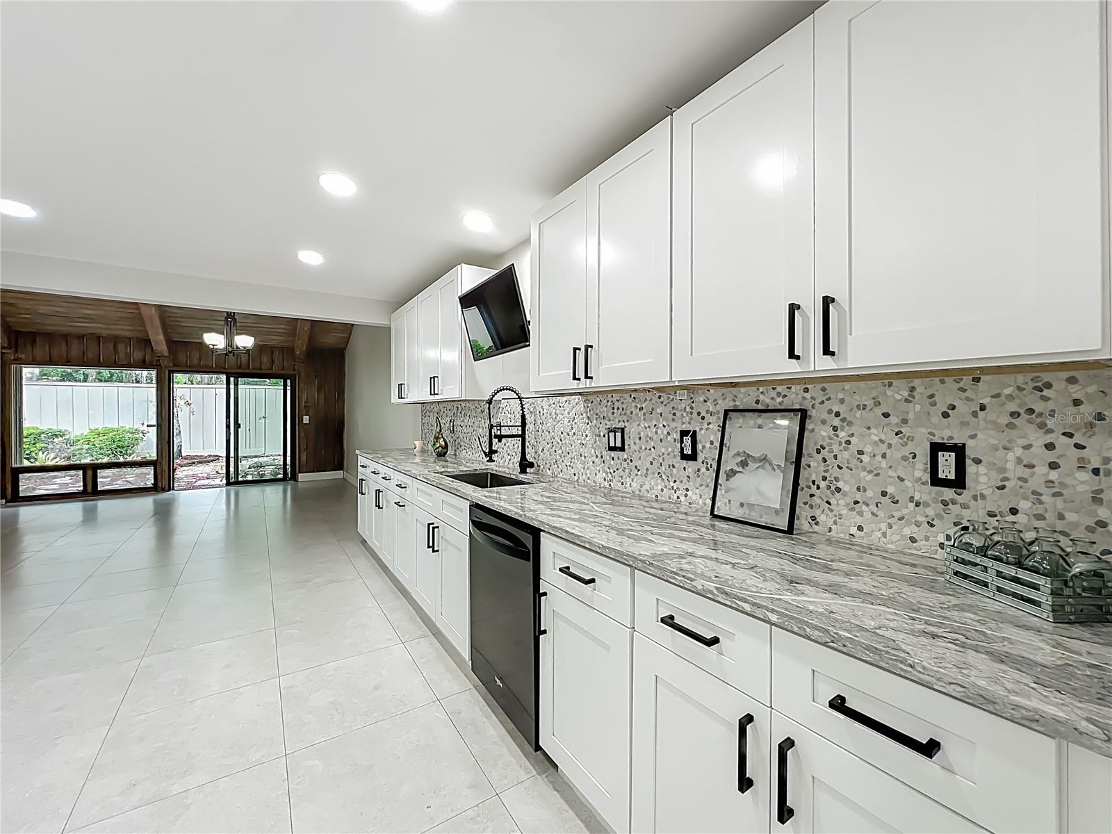 Image 19 of 58 For 207 Weeping Elm Lane