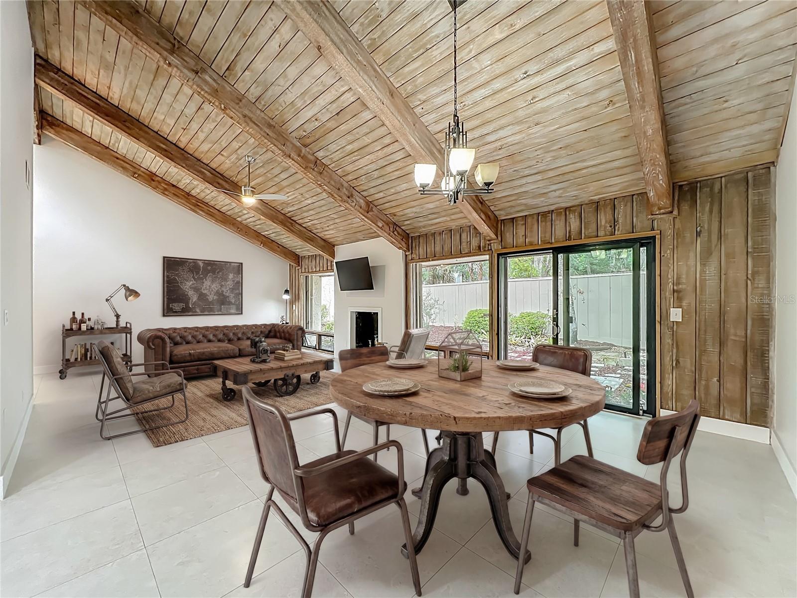 Image 5 of 58 For 207 Weeping Elm Lane