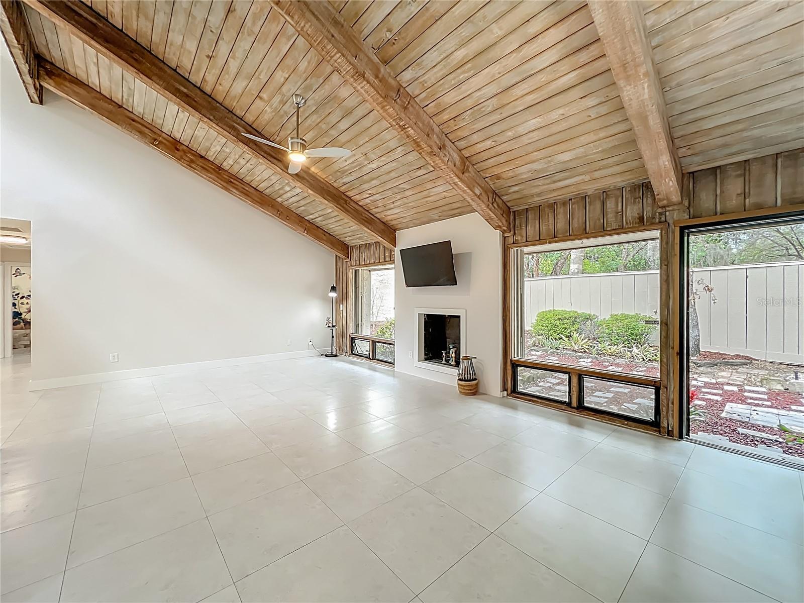 Image 7 of 58 For 207 Weeping Elm Lane