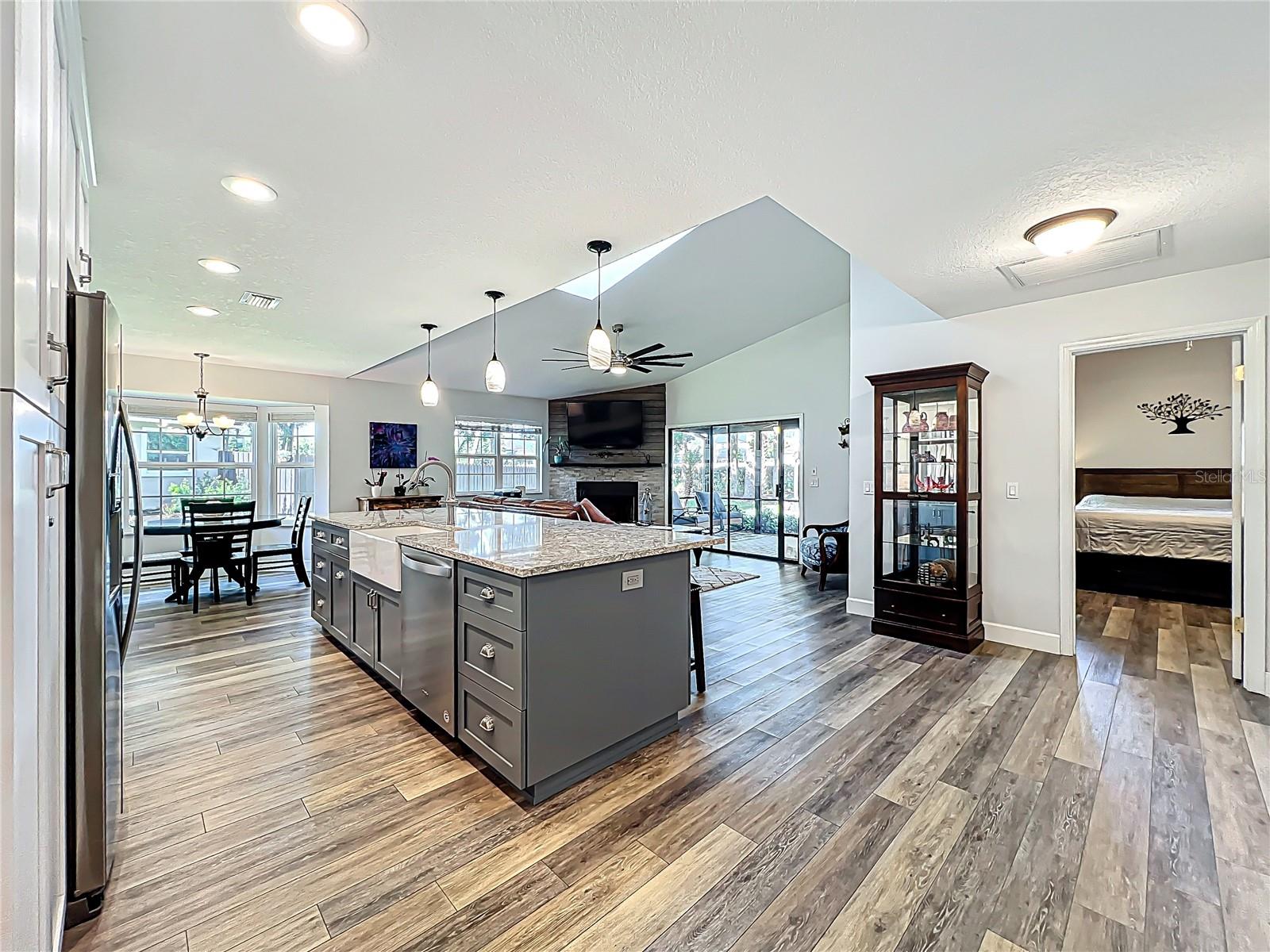 Image 6 of 28 For 630 Falcon Court