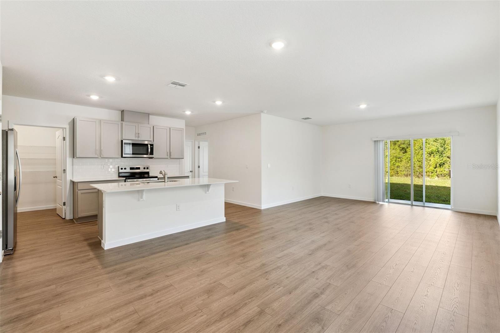 Image 10 of 29 For 2113 Walnut Creek Drive