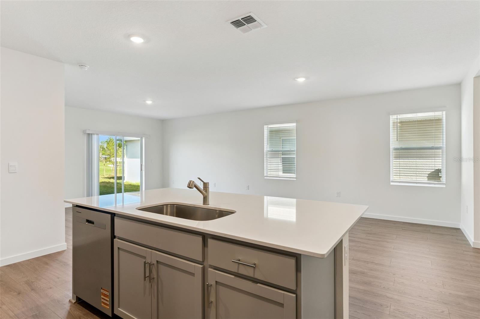 Image 11 of 29 For 2113 Walnut Creek Drive