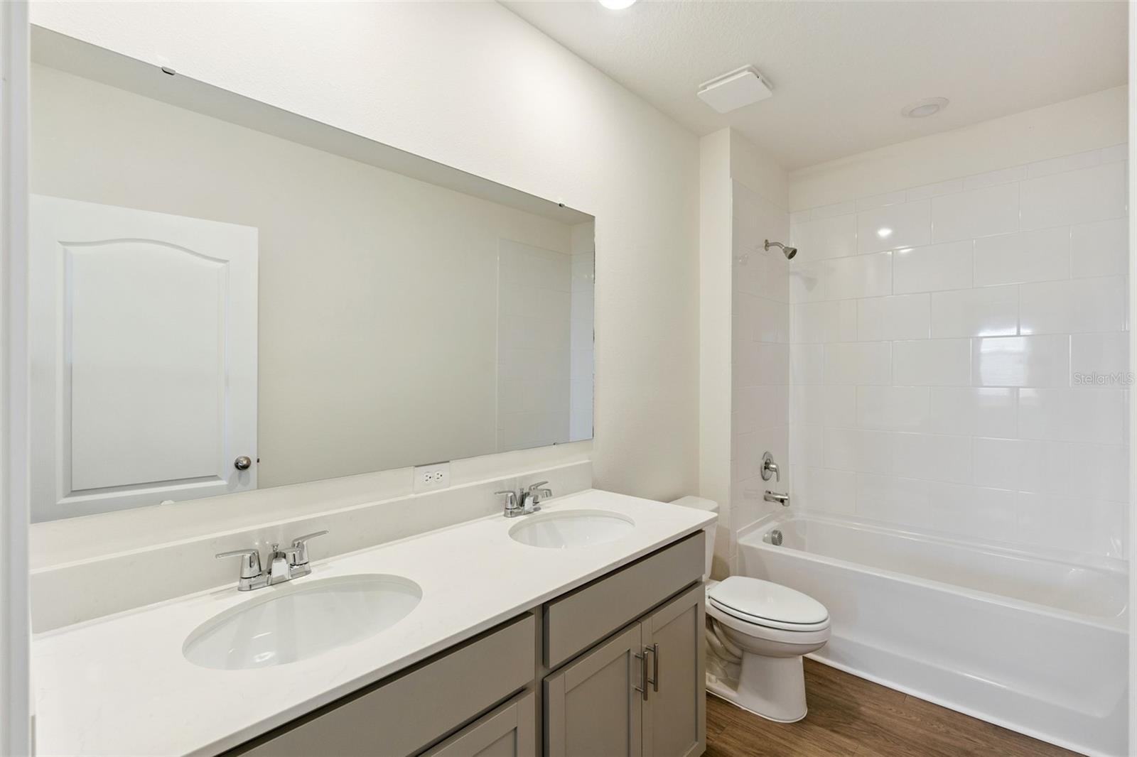 Image 24 of 29 For 2113 Walnut Creek Drive