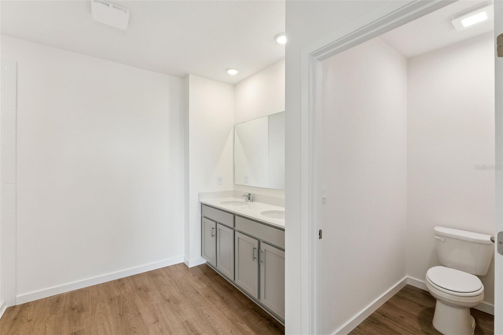 Image 25 of 29 For 2113 Walnut Creek Drive