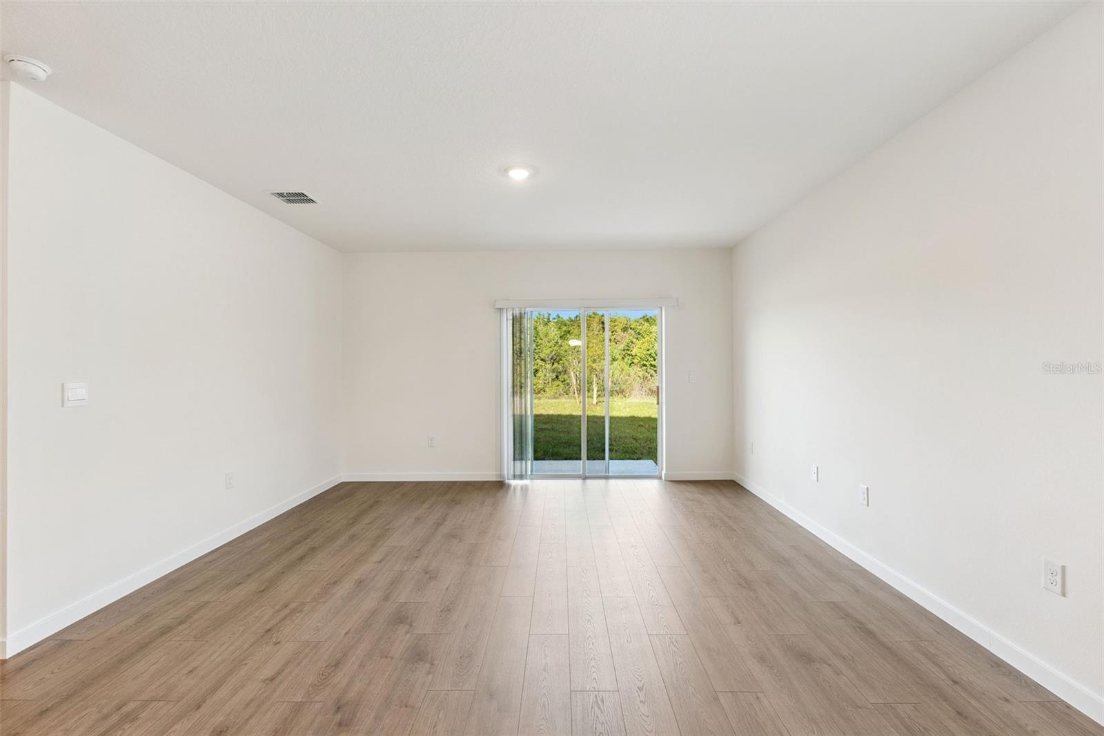 Image 7 of 29 For 2113 Walnut Creek Drive