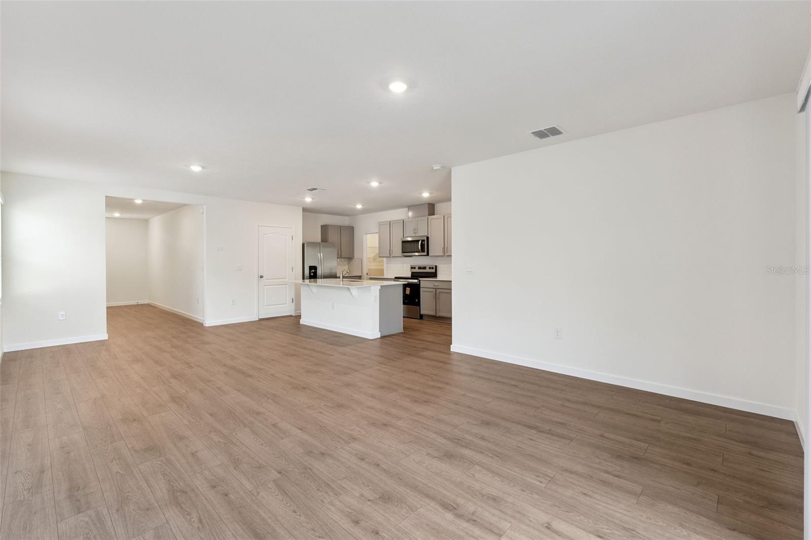 Image 9 of 29 For 2113 Walnut Creek Drive