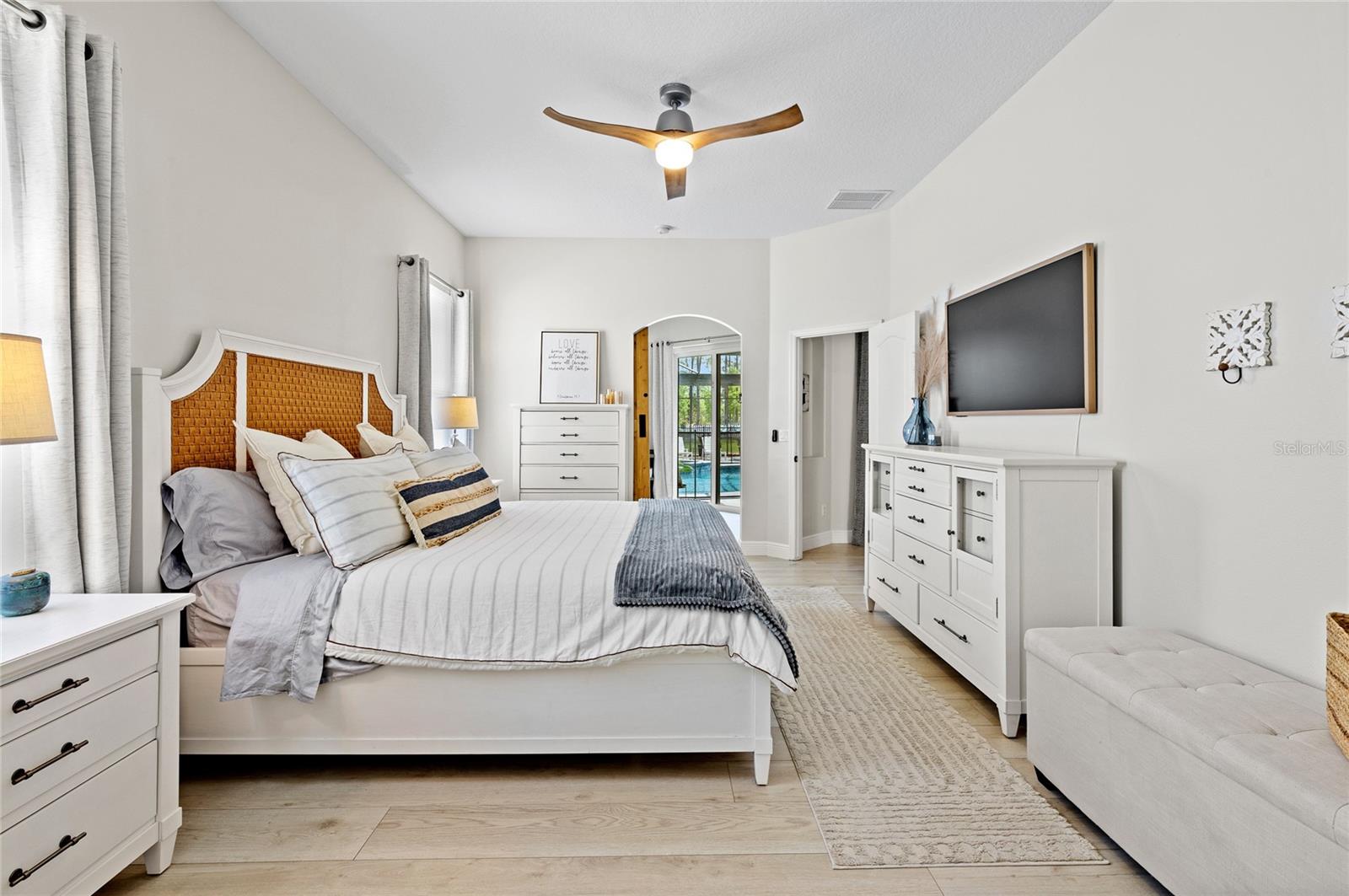 Image 18 of 62 For 710 Hampton Drive