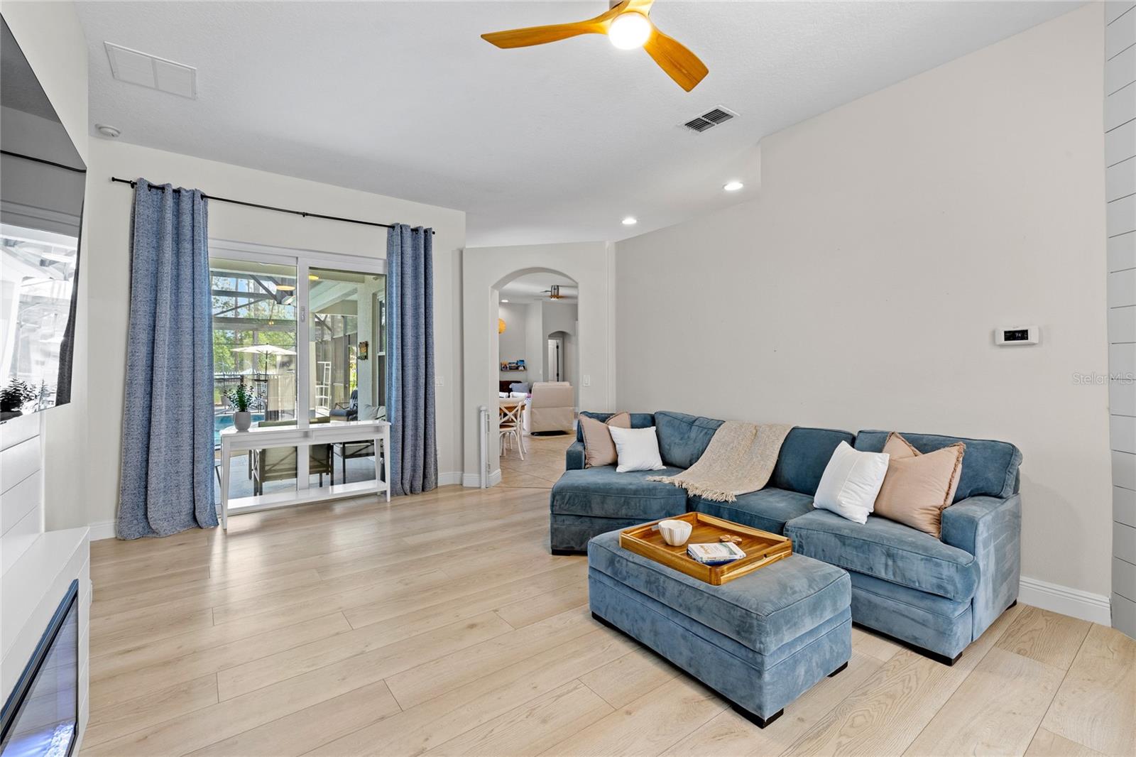 Image 8 of 62 For 710 Hampton Drive