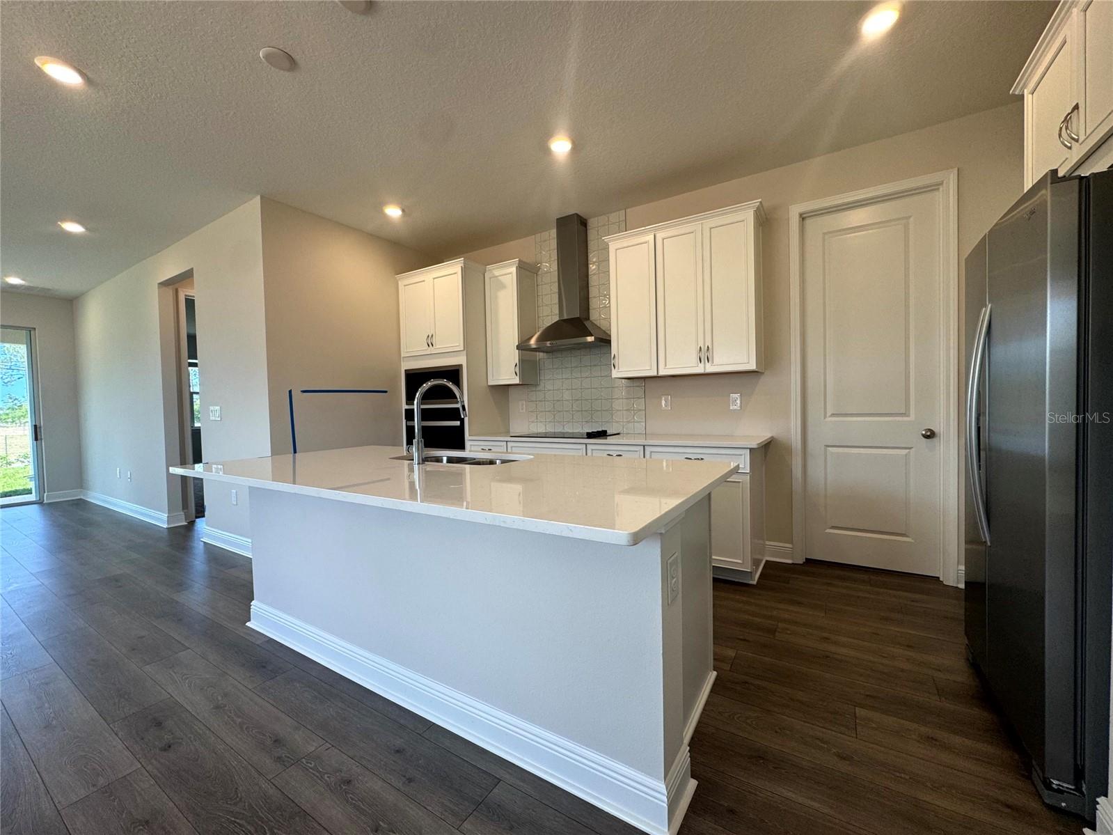 Image 7 of 20 For 1900 Sunshine Peak Dr Drive