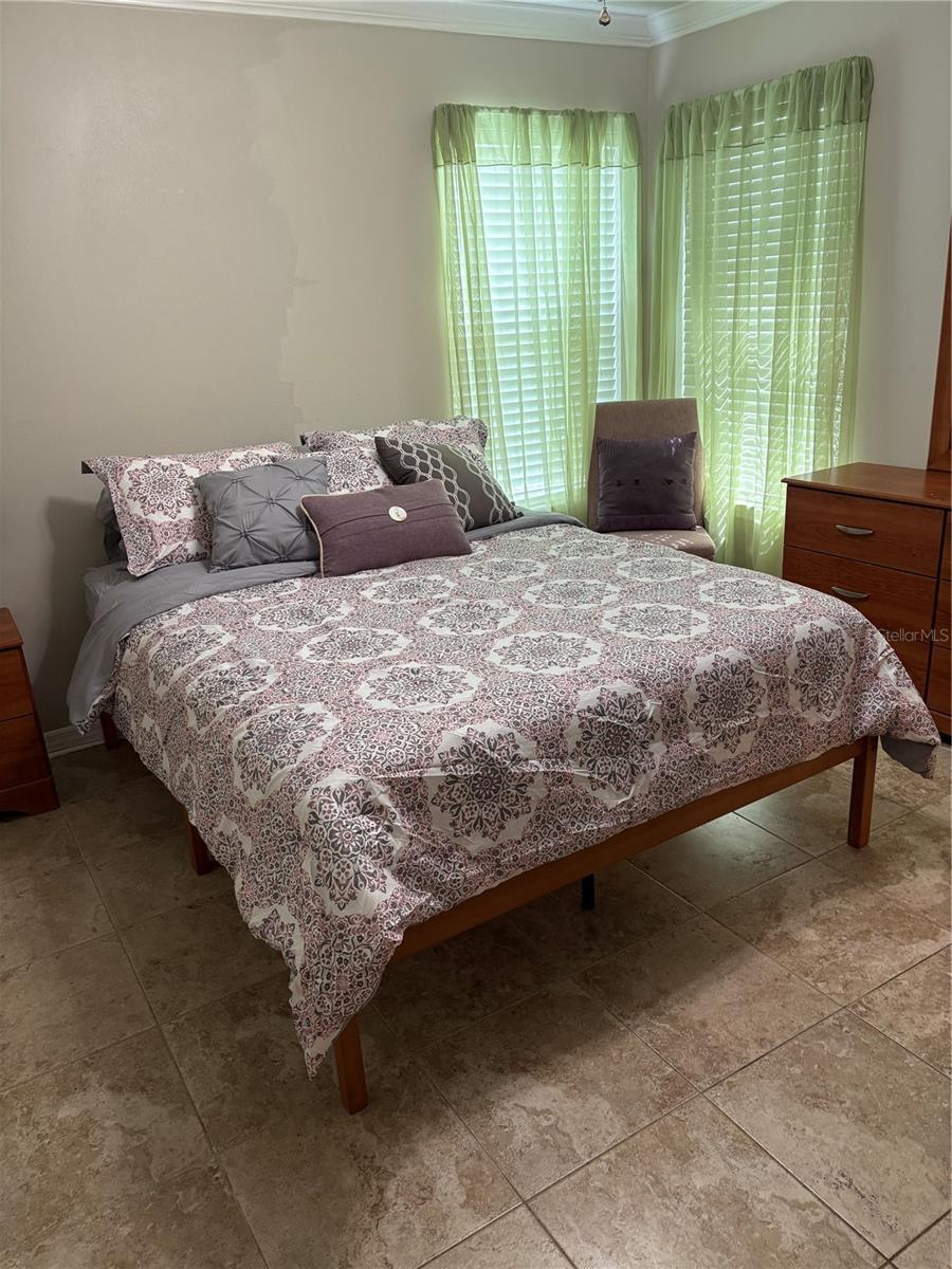 Image 5 of 22 For 2516 Grassy Point Drive 200