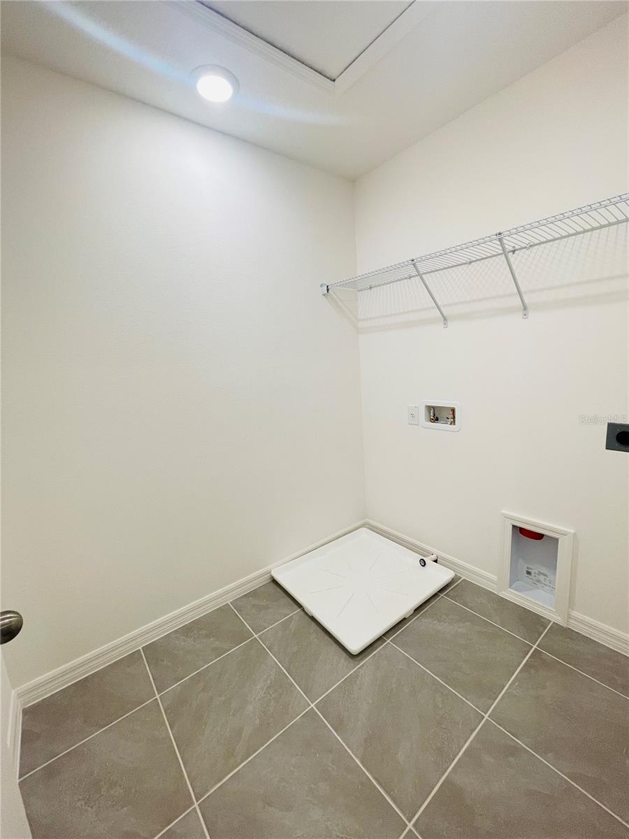 Image 15 of 20 For 180 Glass Onion Drive