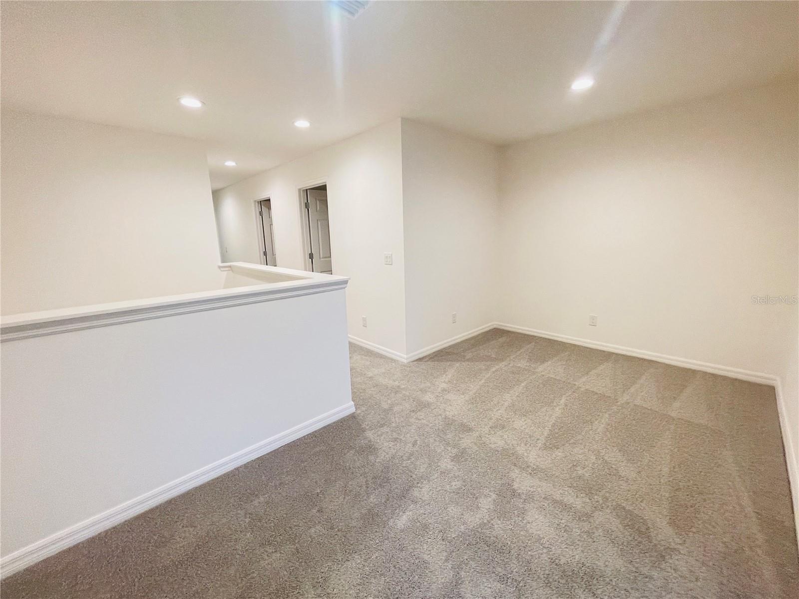 Image 16 of 20 For 180 Glass Onion Drive