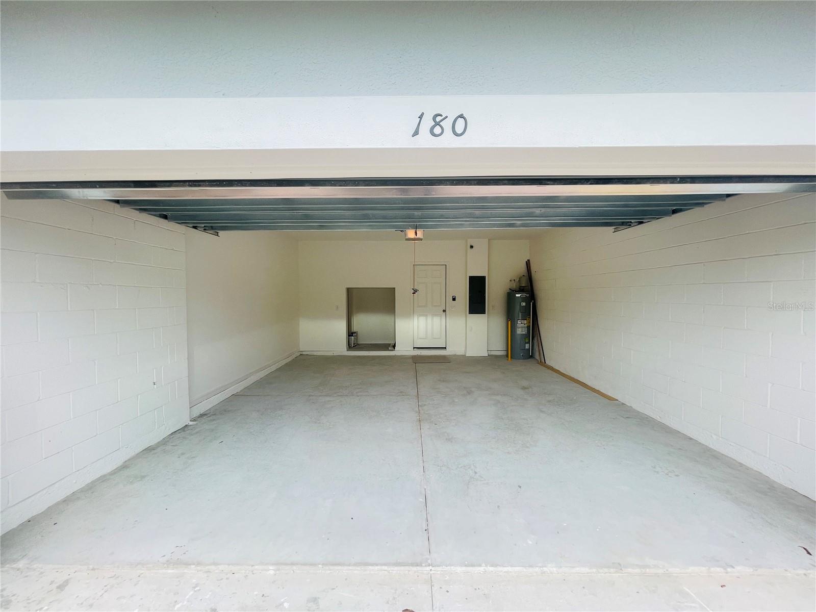 Image 19 of 20 For 180 Glass Onion Drive