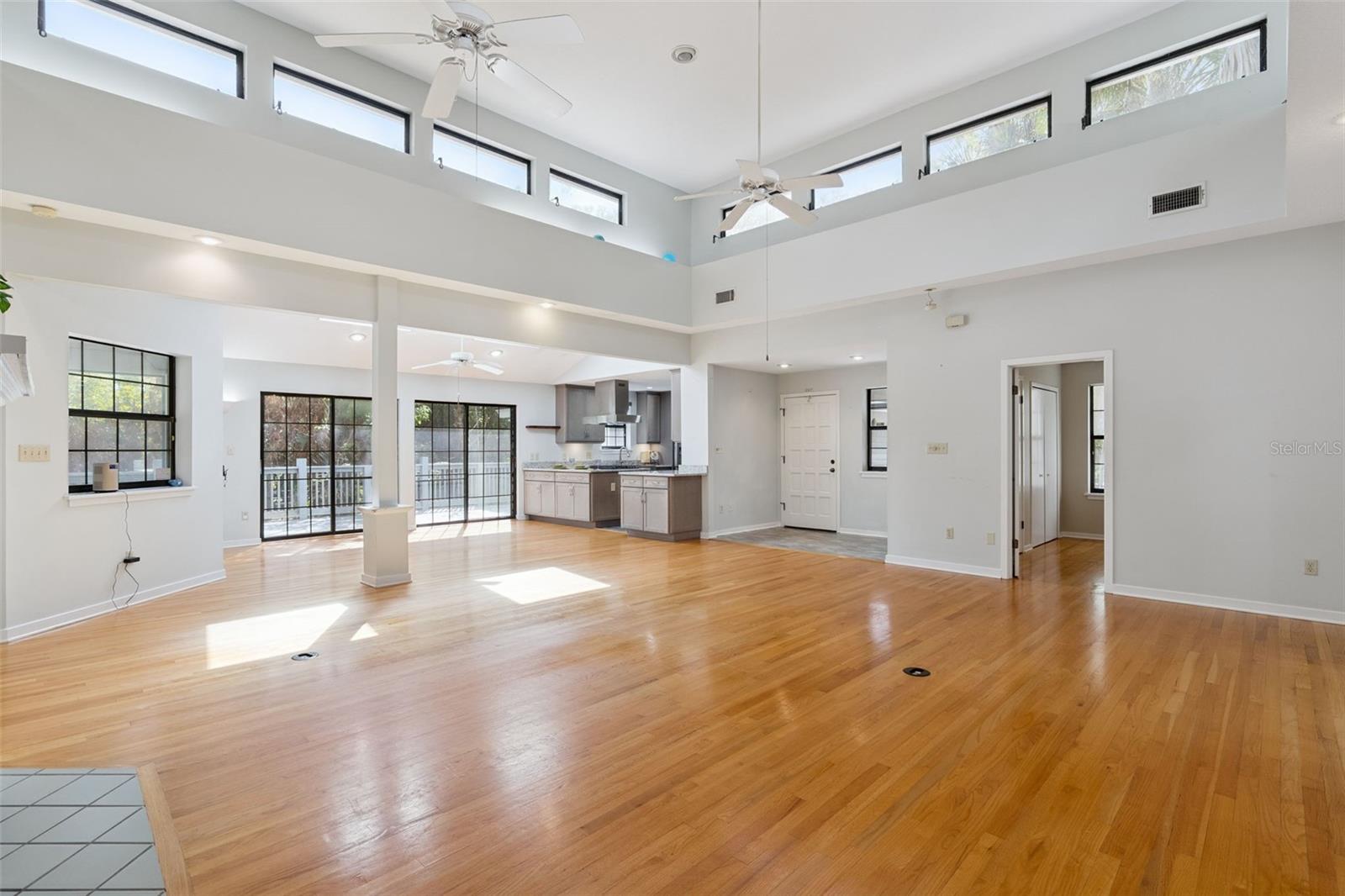 Image 15 of 56 For 156 Big Oak Bend