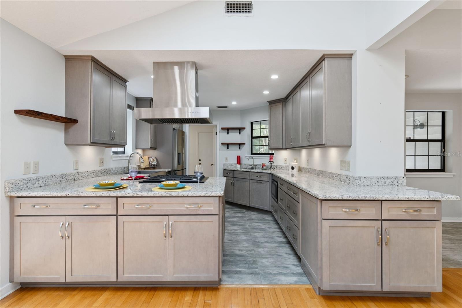 Image 17 of 56 For 156 Big Oak Bend