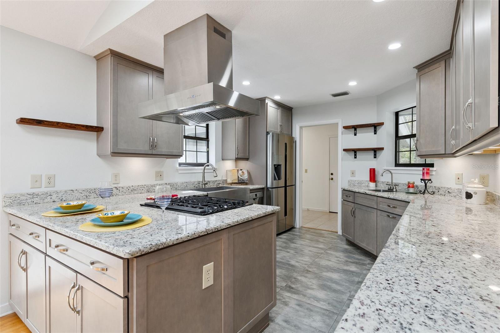 Image 19 of 56 For 156 Big Oak Bend