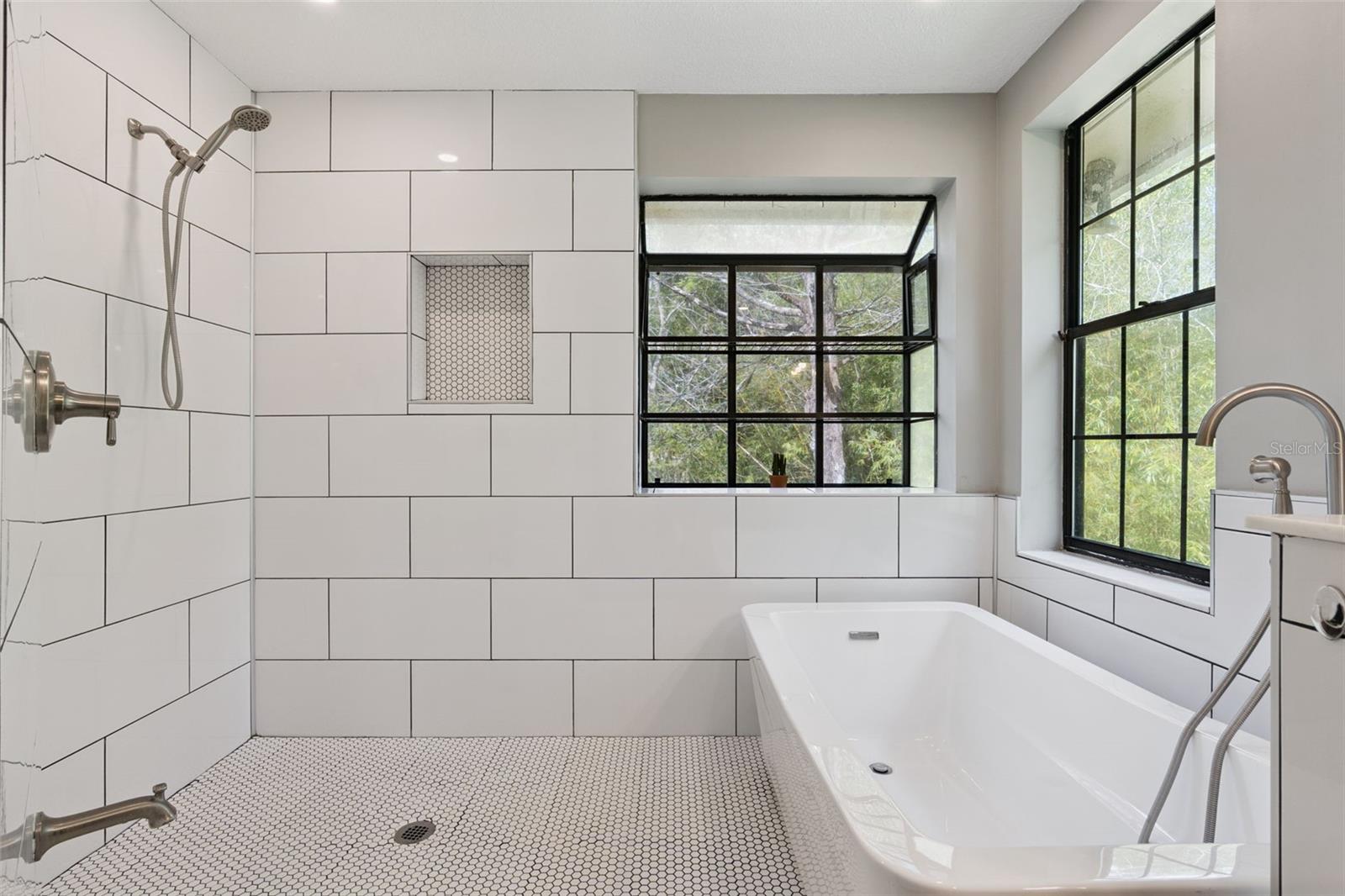 Image 25 of 56 For 156 Big Oak Bend