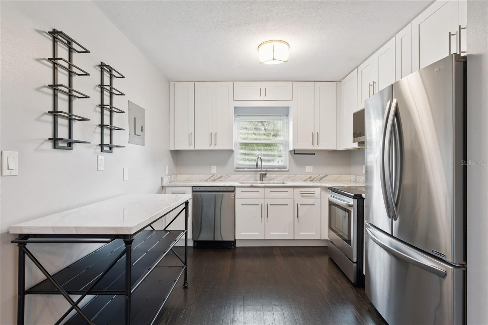 Image 10 of 43 For 2001 Gale Street