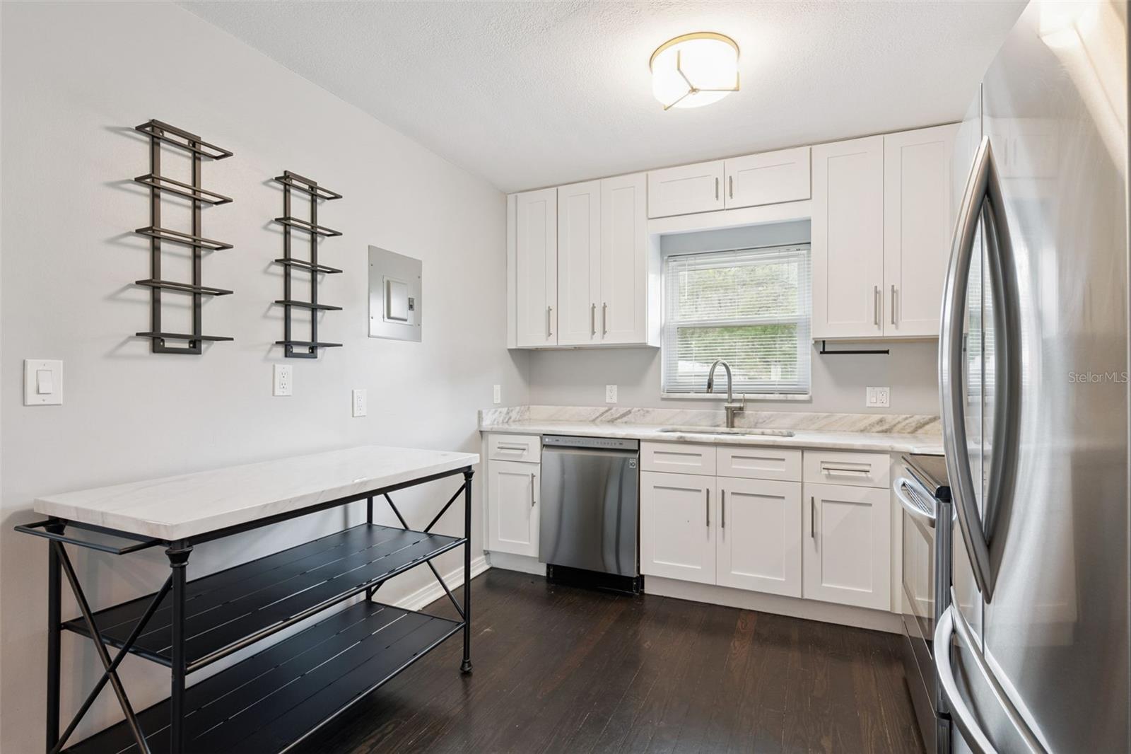 Image 11 of 43 For 2001 Gale Street