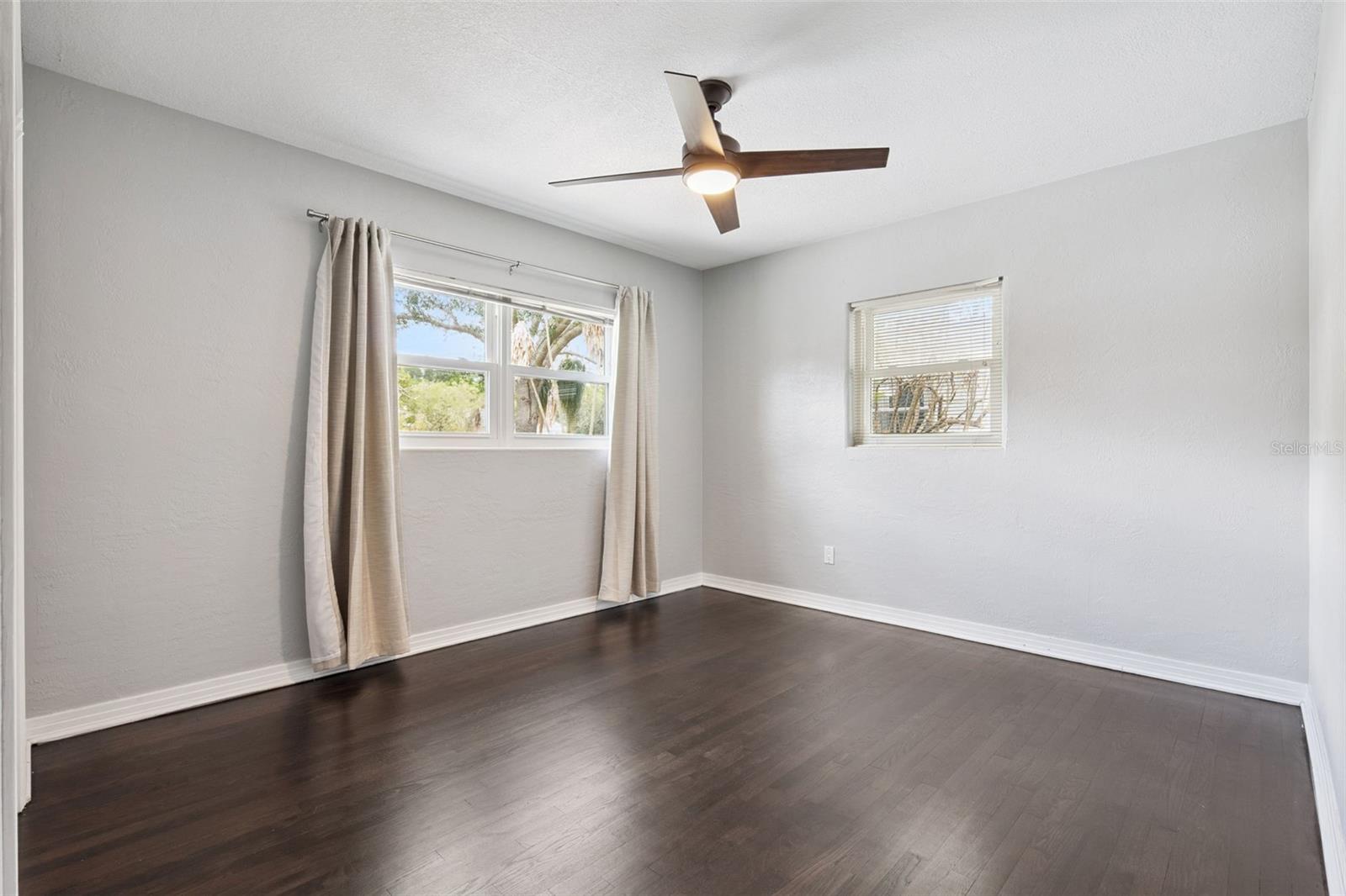 Image 20 of 43 For 2001 Gale Street