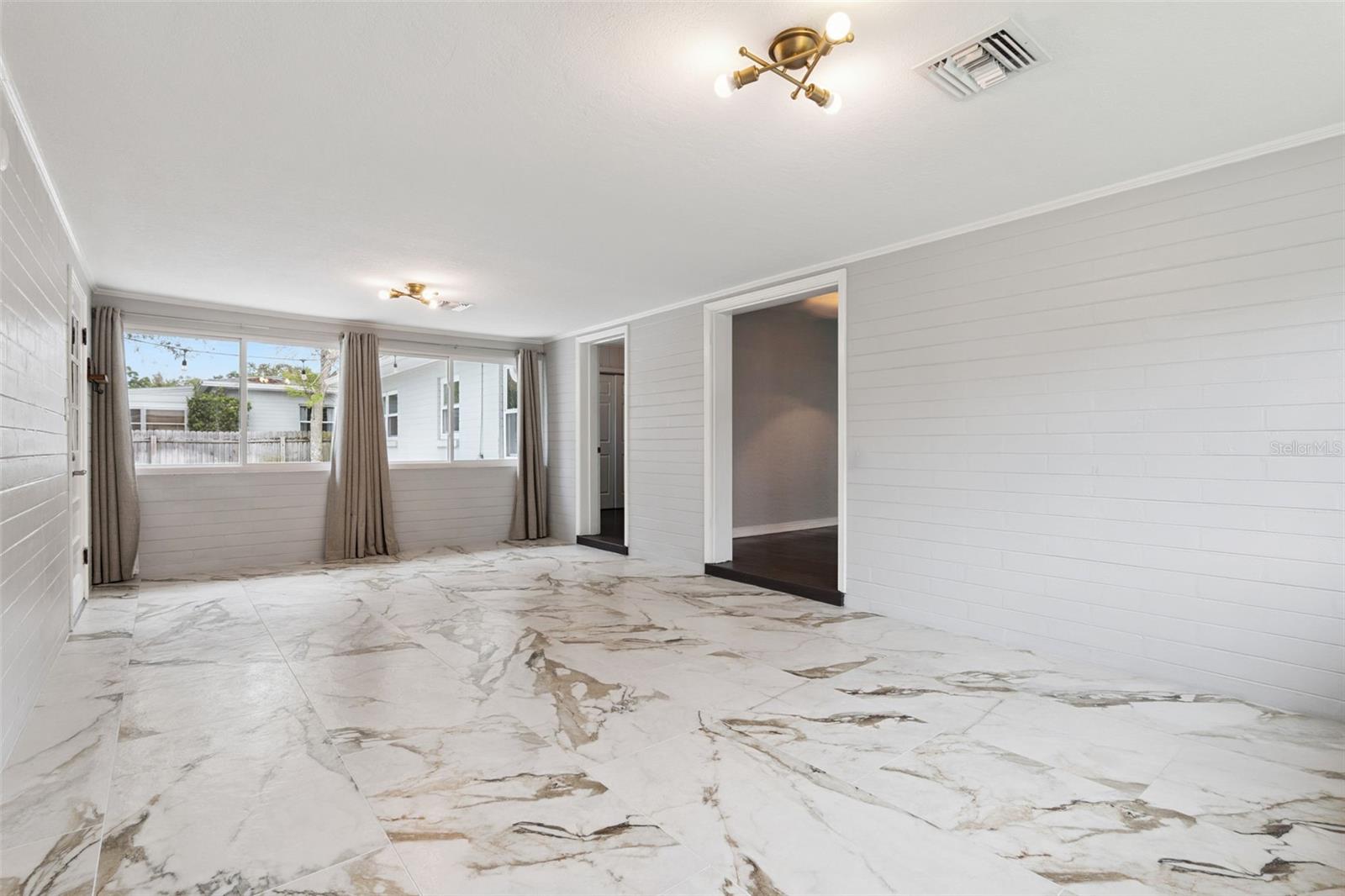 Image 24 of 43 For 2001 Gale Street