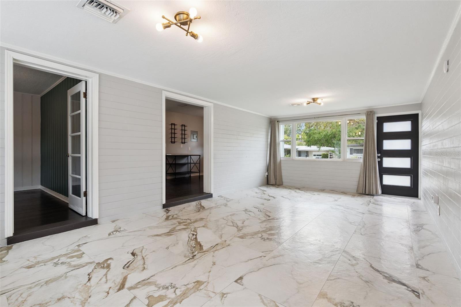 Image 26 of 43 For 2001 Gale Street