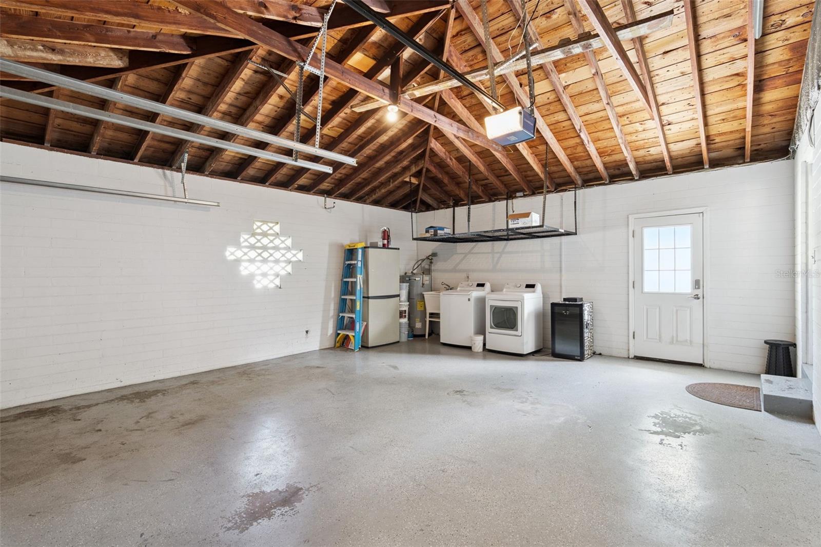 Image 29 of 43 For 2001 Gale Street