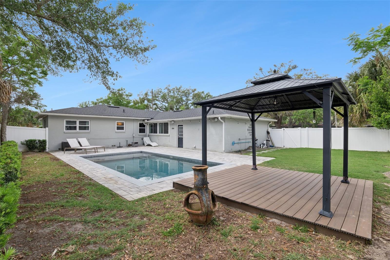 Image 34 of 43 For 2001 Gale Street