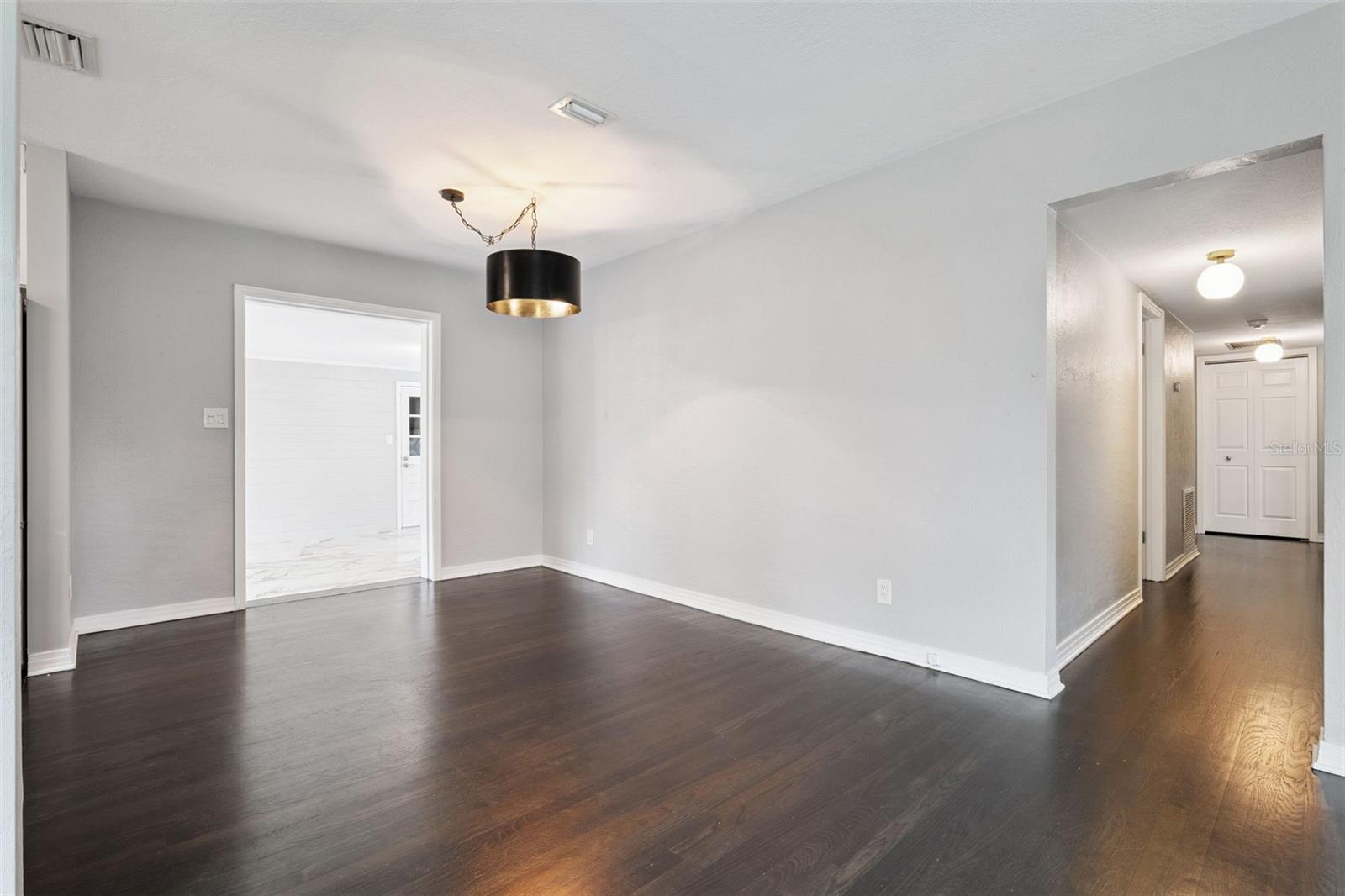 Image 7 of 43 For 2001 Gale Street