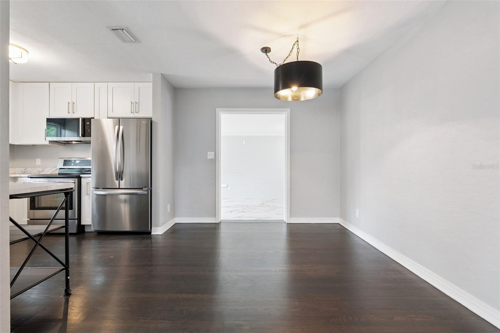 Image 8 of 43 For 2001 Gale Street