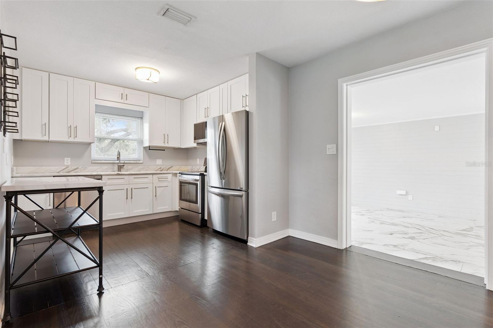 Image 9 of 43 For 2001 Gale Street