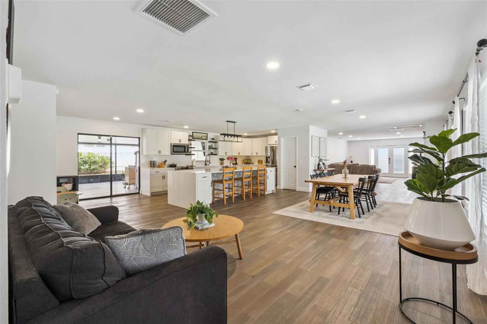 Image 10 of 55 For 884 Cutler Road