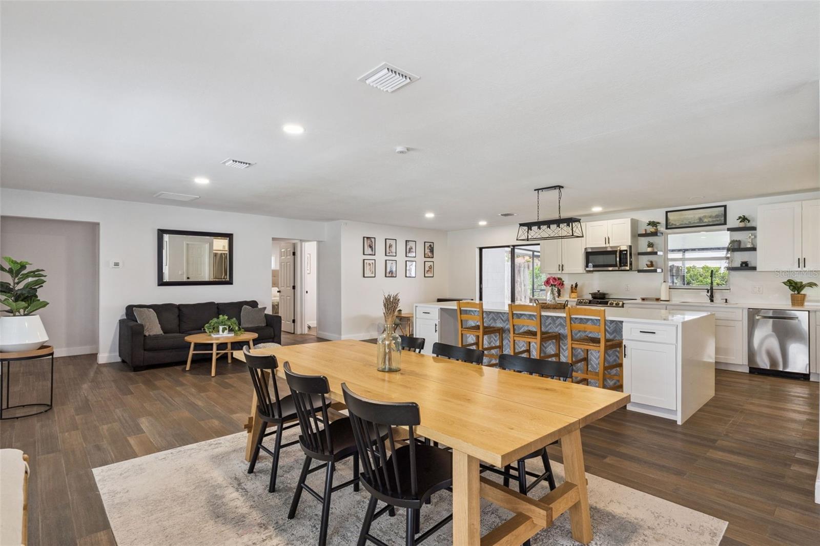 Image 13 of 55 For 884 Cutler Road