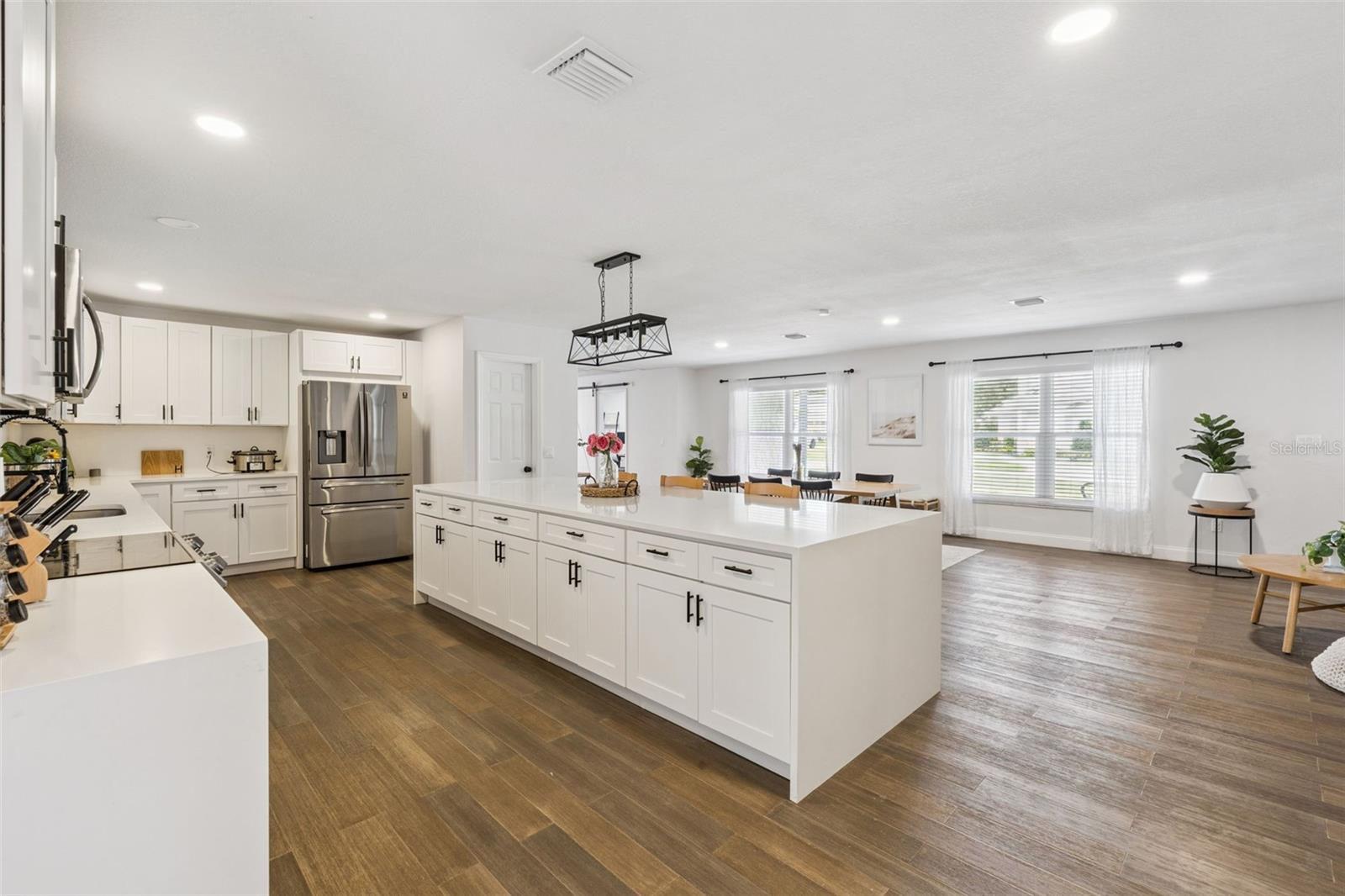 Image 16 of 55 For 884 Cutler Road