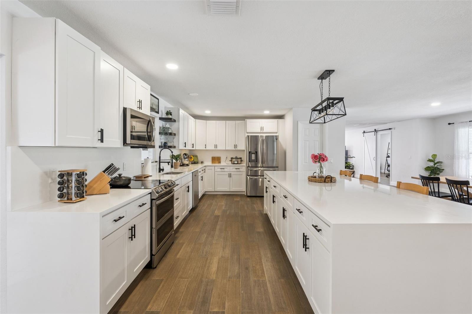 Image 17 of 55 For 884 Cutler Road