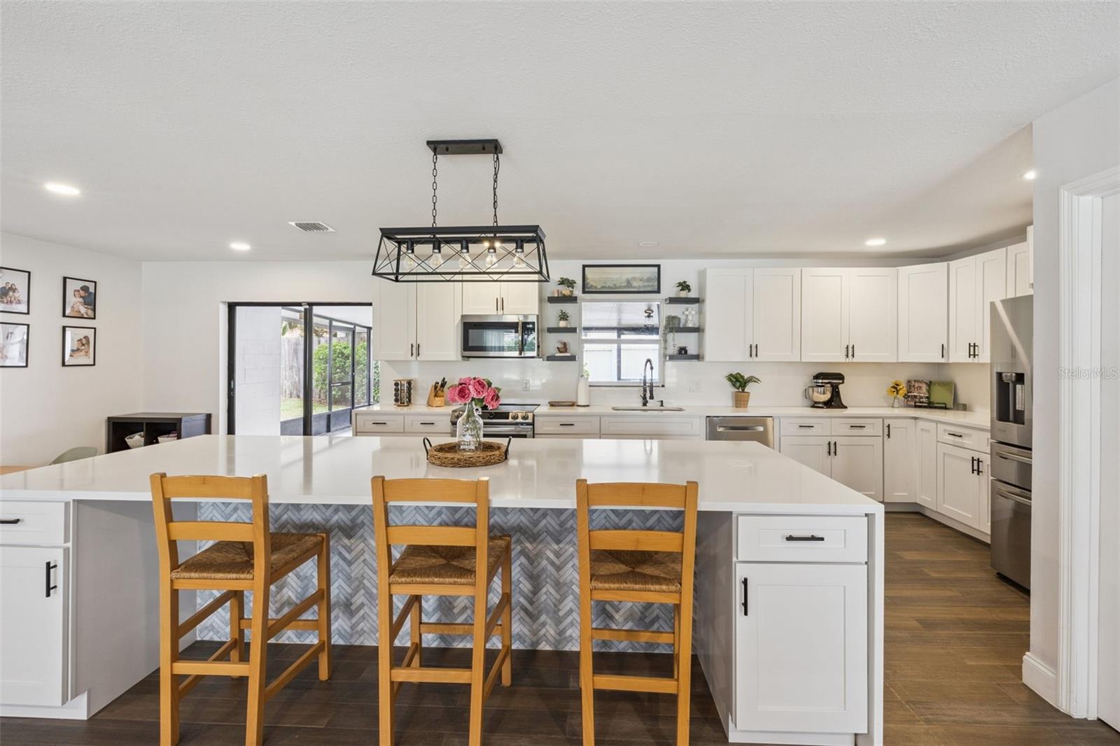 Image 19 of 55 For 884 Cutler Road